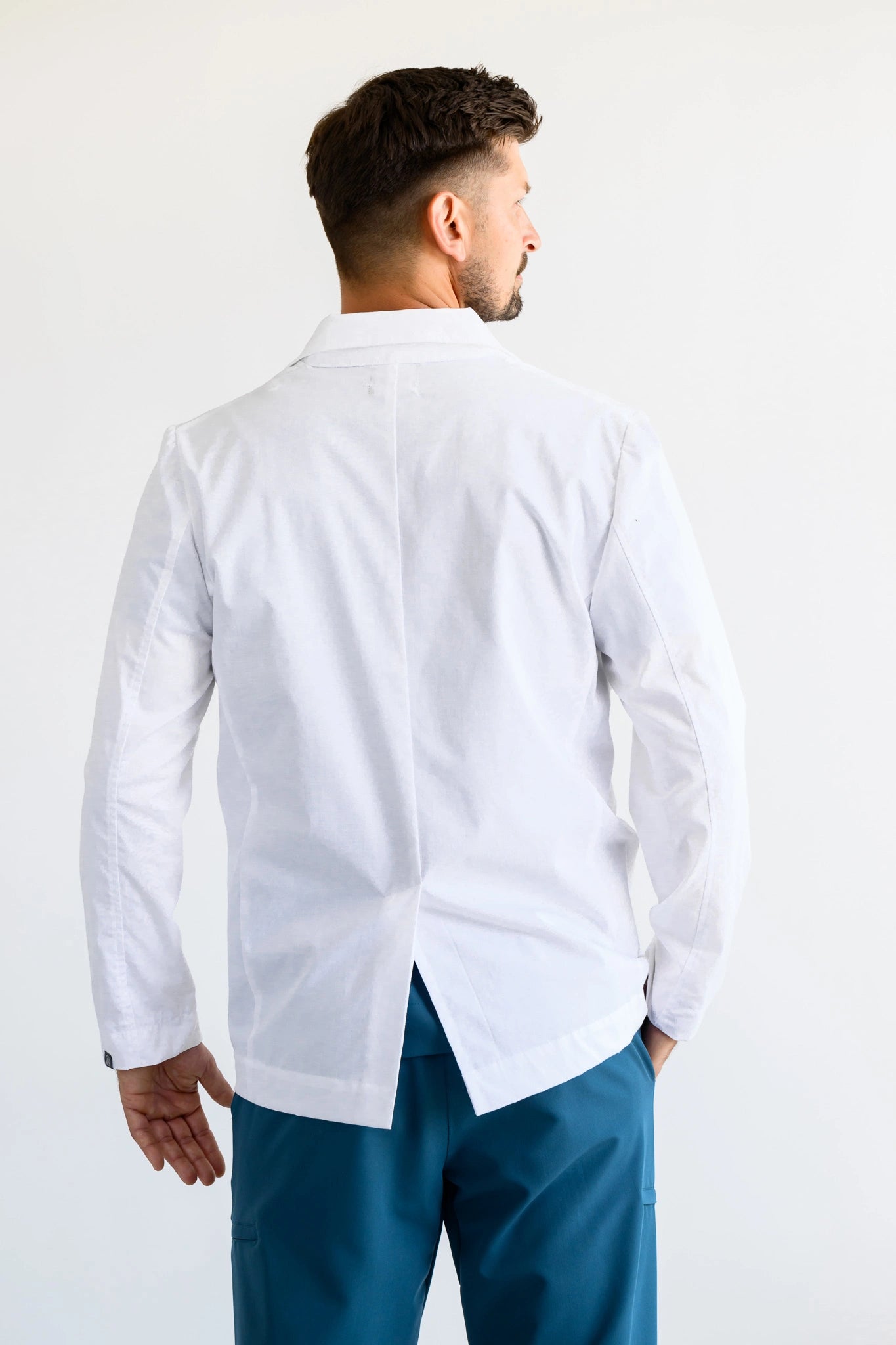 fartuch medyczny męski w kolorze białym